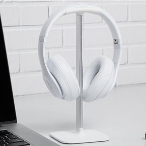 oDvz7Z5dTNaWqJlsx7OR_posto_white_with_headphone_25f99d6a-b88c-4c3b-8159-f2d6af774144.jpg